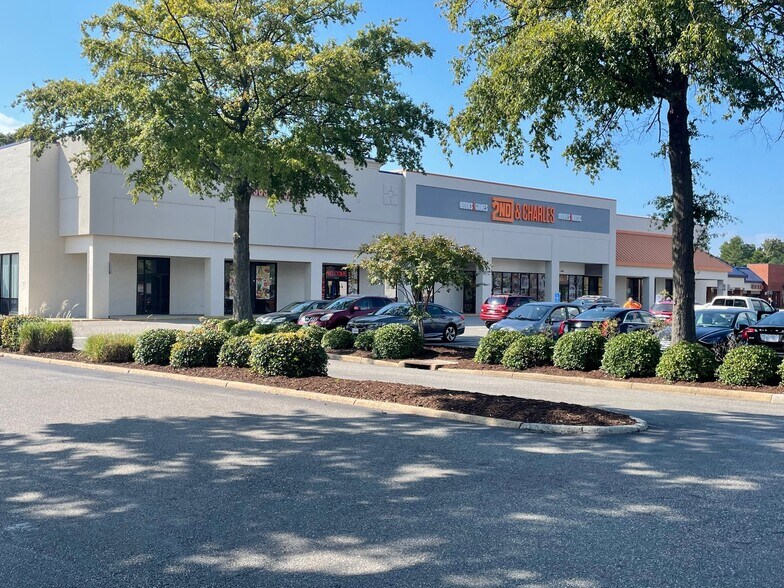 12705-12799 Jefferson Ave, Newport News, VA à louer - Photo du bâtiment - Image 2 de 8