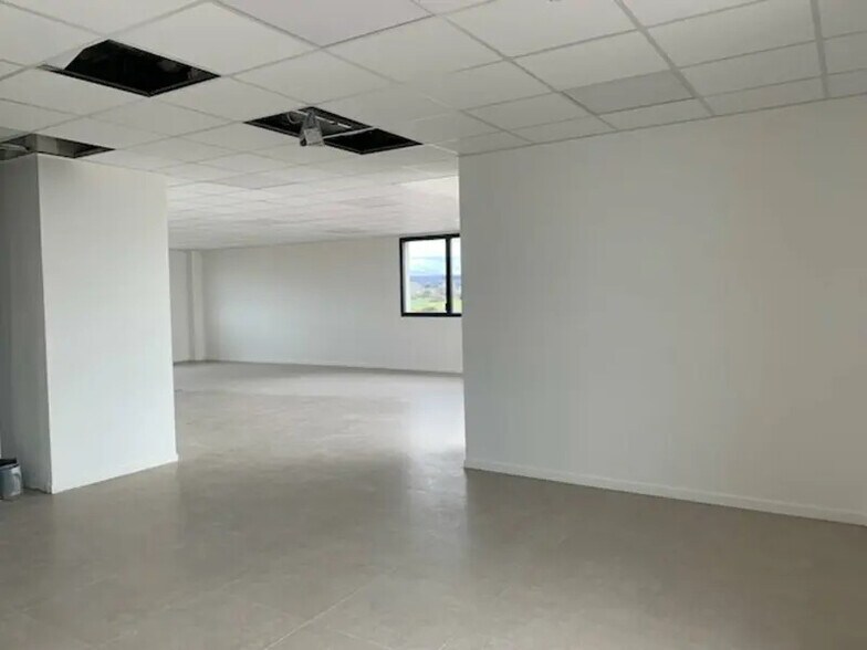 Office in Avignon for sale - Interior Photo - Image 3 of 12