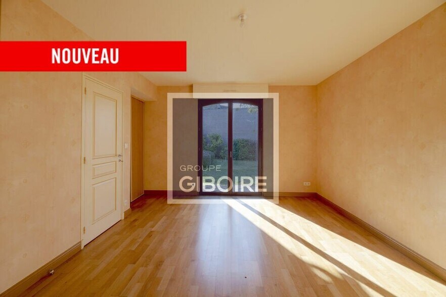 Bureau dans Noyal-Châtillon-sur-Seiche à vendre - Photo intérieure - Image 3 de 5