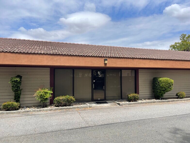 2455 Autumnvale Dr, San Jose, CA à vendre - Photo du bâtiment - Image 1 de 13