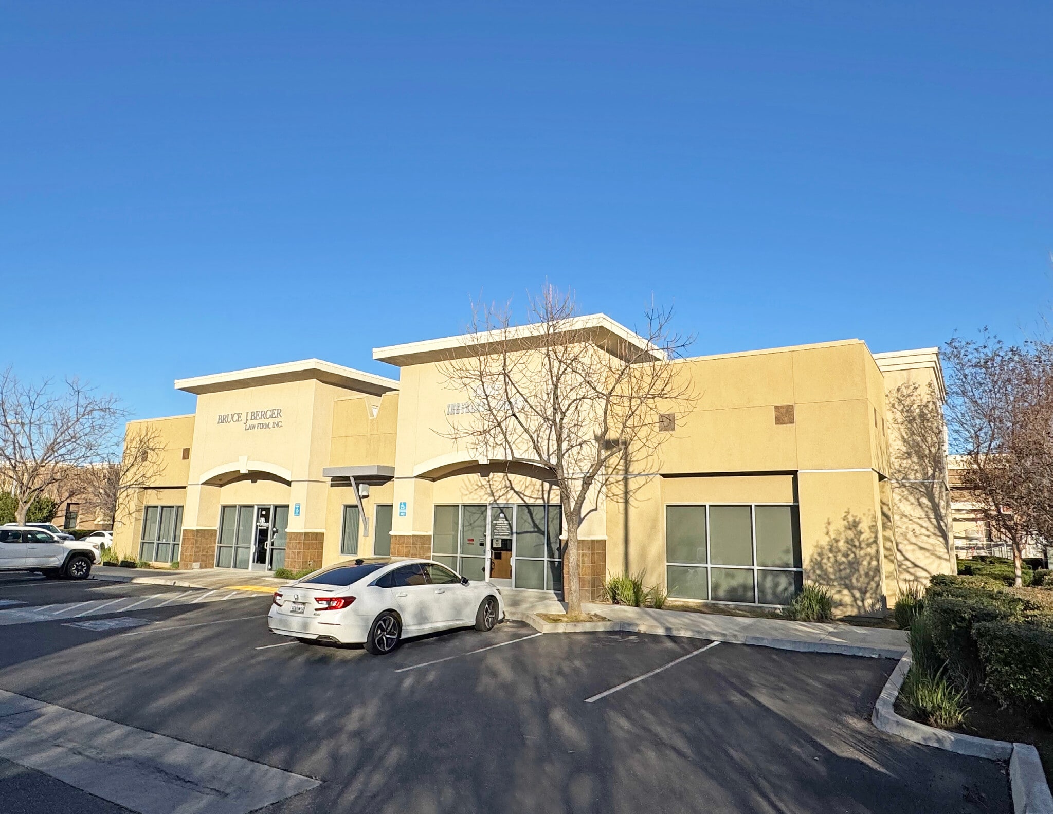 2101 Herndon Ave, Clovis, CA for lease Primary Photo- Image 1 of 15
