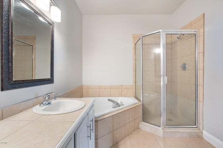 183 McDonnell Ave, Biloxi, MS for sale - Interior Photo - Image 2 of 36