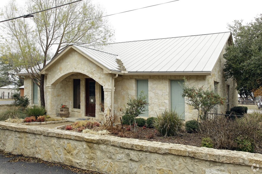 10004 Johns Rd, Boerne, TX à louer - Photo du bâtiment - Image 2 de 7