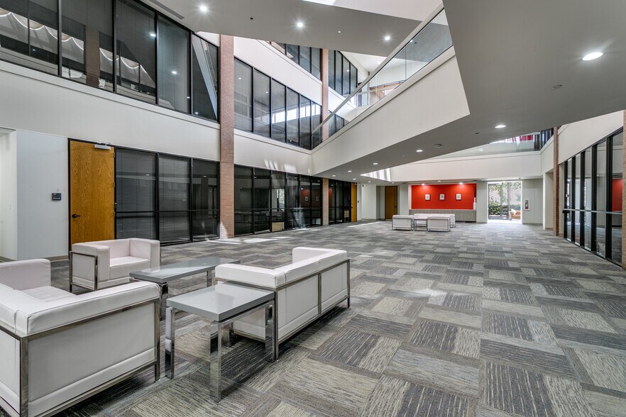 1400 Corporate Dr, Irving, TX à louer - Photo du bâtiment - Image 3 de 9