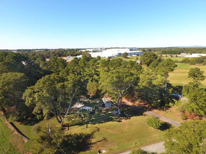 Twin Valley Porfolio portfolio of 5 properties for sale on LoopNet.ca - Aerial - Image 3 of 20