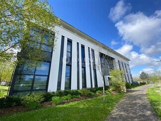 Plus de détails pour 3 Boulevard Jean Moulin, Élancourt - Bureau à louer