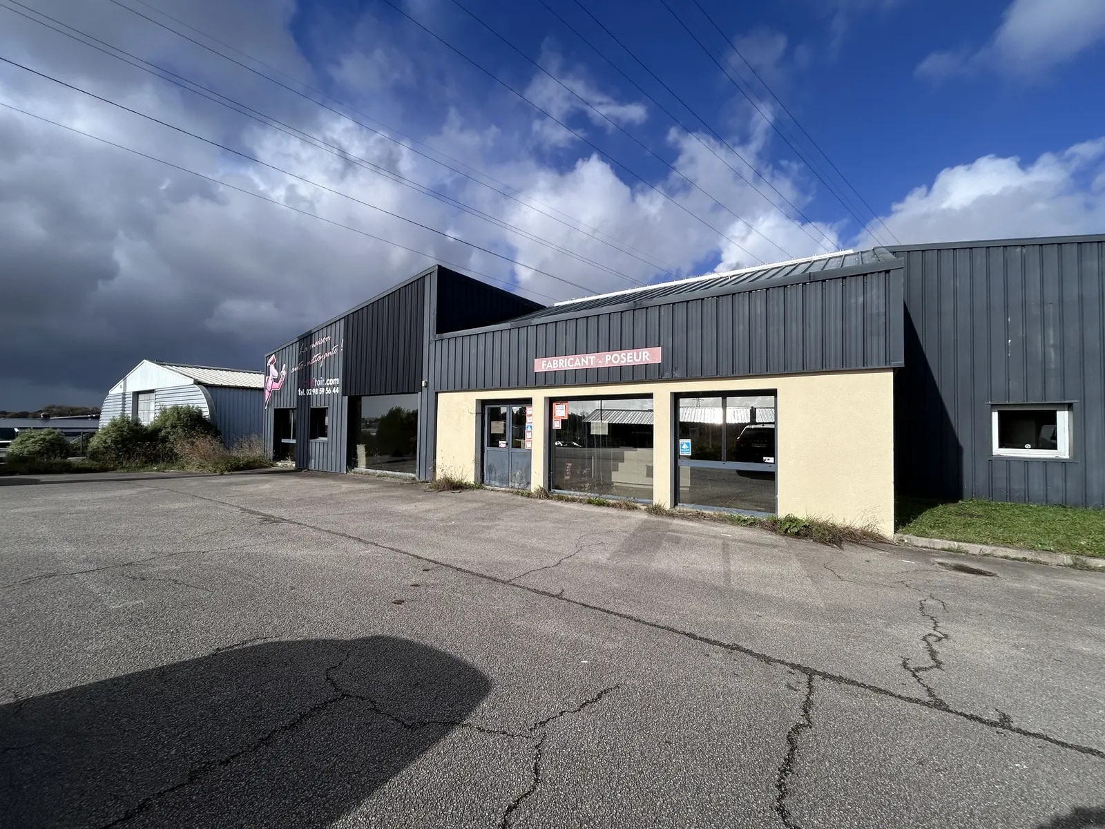 Flex in Ergué-Gabéric for lease Building Photo- Image 1 of 4