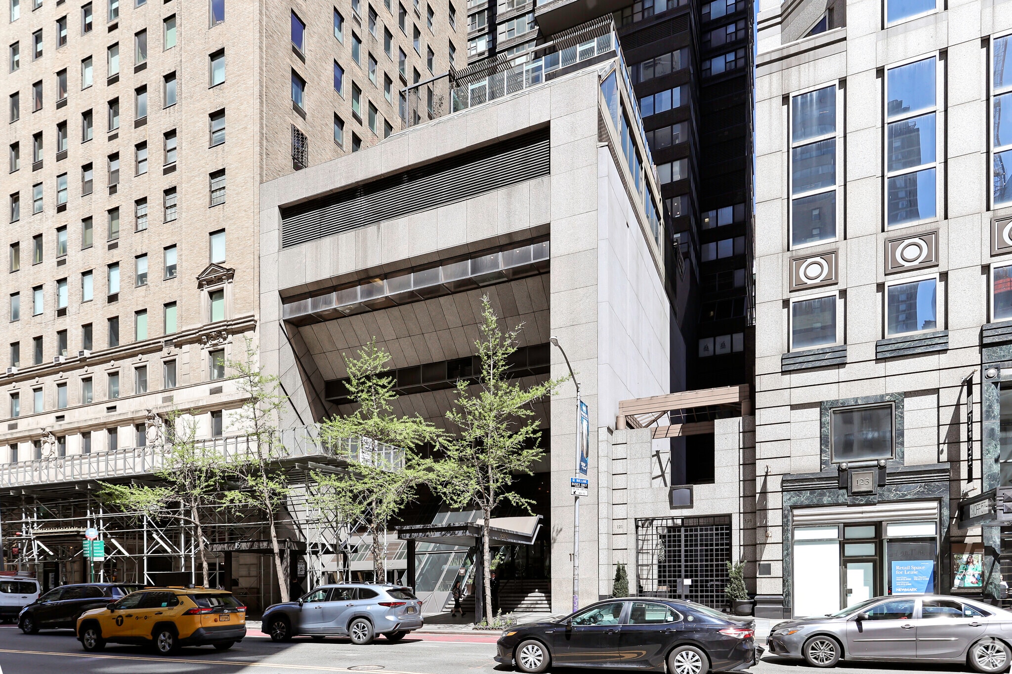 115 E 57th St, New York, NY à louer Photo du bâtiment- Image 1 de 4