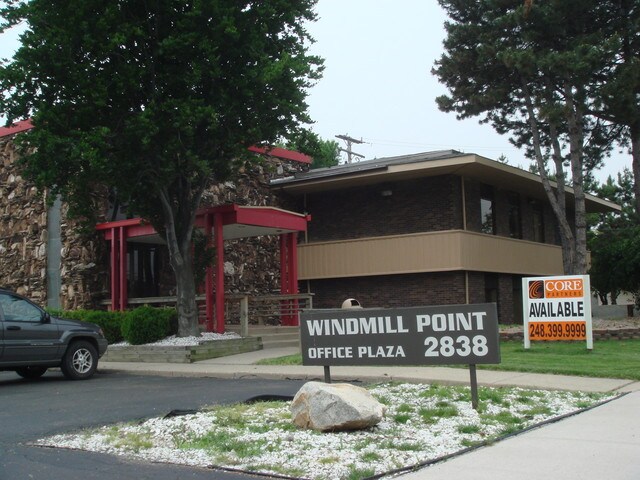 2838 E Long Lake Rd, Troy, MI à vendre - Photo du bâtiment - Image 1 de 1