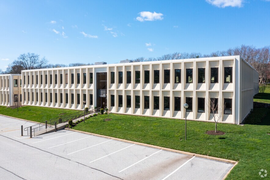 671 Moore Rd, King Of Prussia, PA for lease - Building Photo - Image 2 of 6
