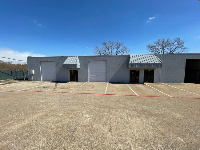 More details for 1401 Royal Pky, Euless, TX - Industrial for Lease