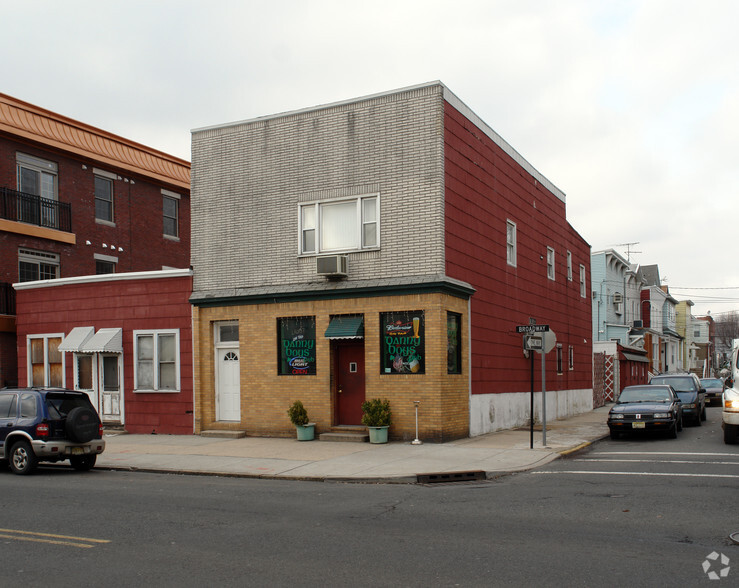 263 Broadway, Bayonne, NJ à vendre - Photo principale - Image 1 de 1