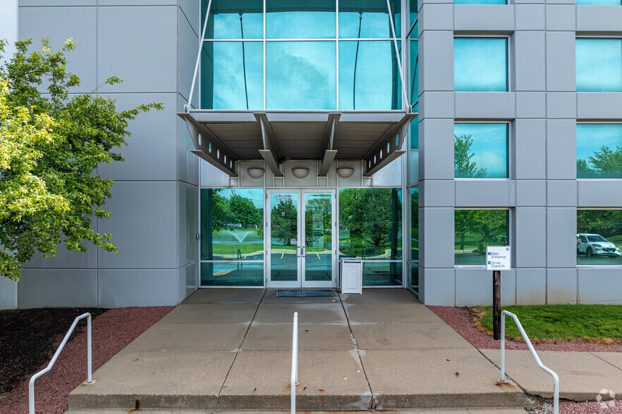 1290 Remington Blvd, Bolingbrook, IL à louer - Photo du bâtiment - Image 2 de 5