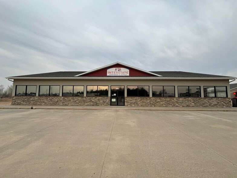 1601 S Ohlman St, Mitchell, SD for sale - Building Photo - Image 1 of 4