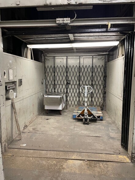 450 Austin Pl, Bronx, NY à louer - Photo du bâtiment - Image 3 de 31