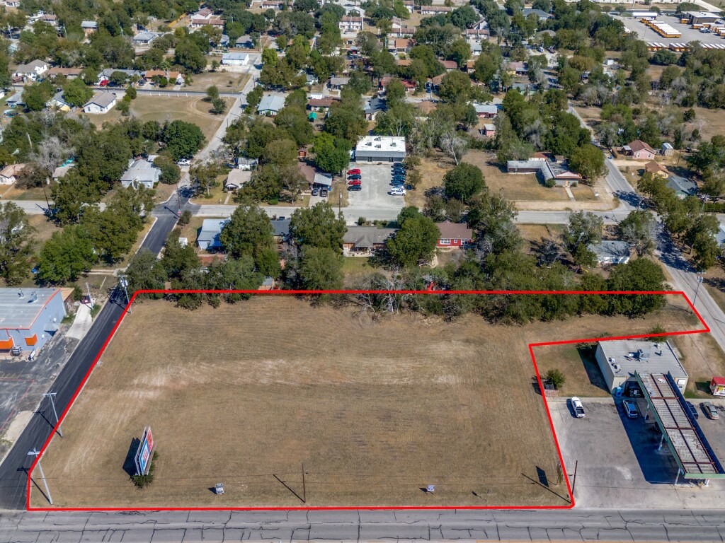 738-818 Kingsbury, Seguin, TX à vendre Aérien- Image 1 de 12