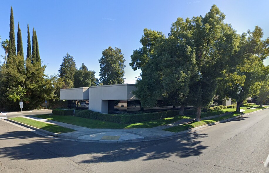 5740 N Palm Ave, Fresno, CA à louer - Photo du bâtiment - Image 2 de 6