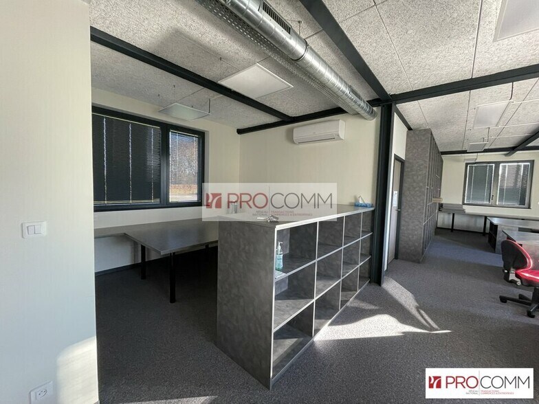 Office in Chartres for sale - Interior Photo - Image 2 of 6