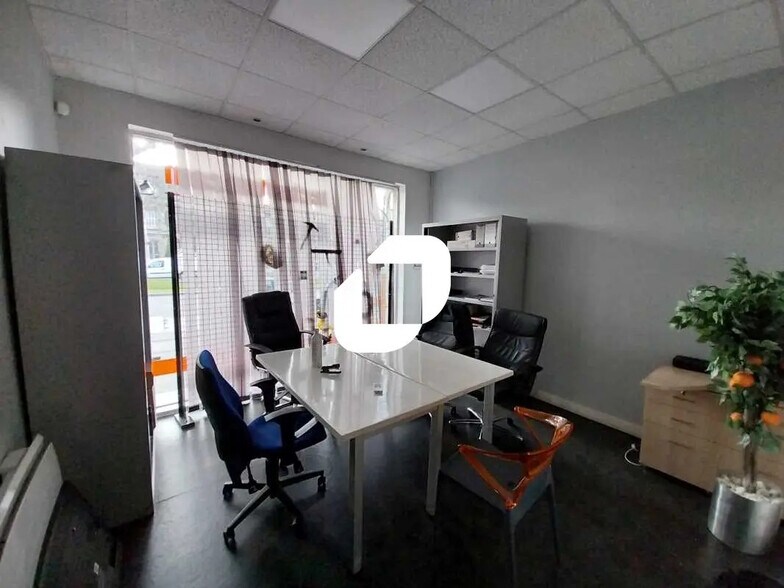 Flex in Bordeaux for lease - Building Photo - Image 2 of 16