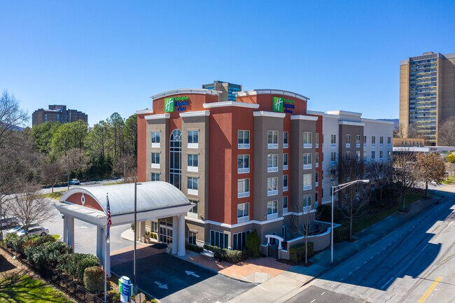 Plus de détails pour 440 Martin Luther King Jr Blvd, Chattanooga, TN - Services hôteliers à vendre