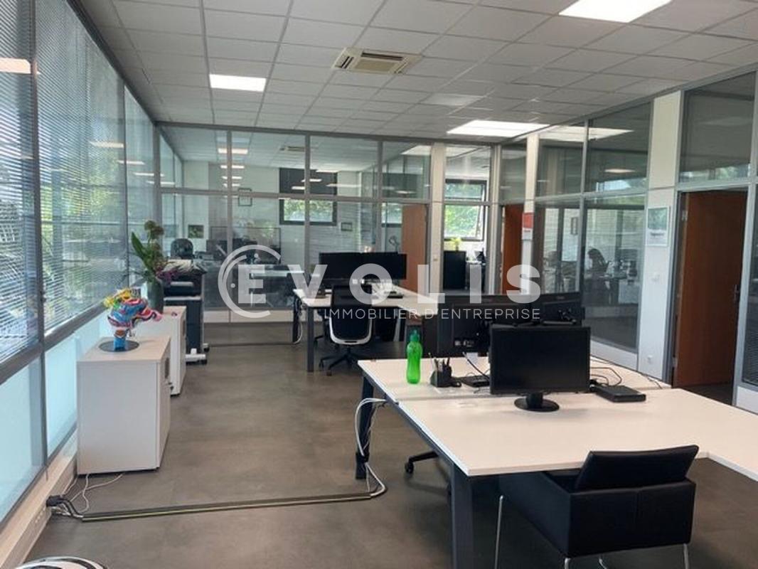 Office in Bussy Saint Martin for lease Building Photo- Image 1 of 9