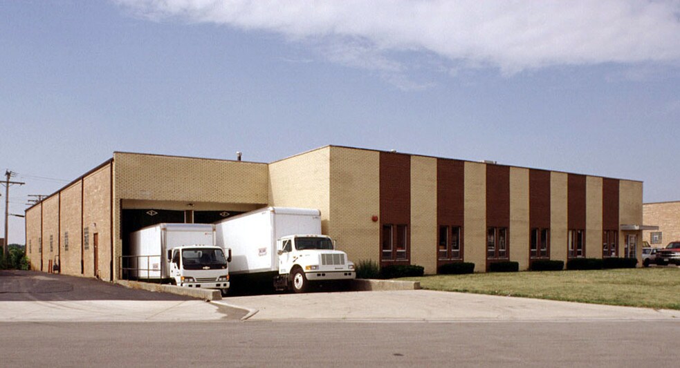 235 W Laura Dr, Addison, IL à louer - Photo du bâtiment - Image 2 de 3