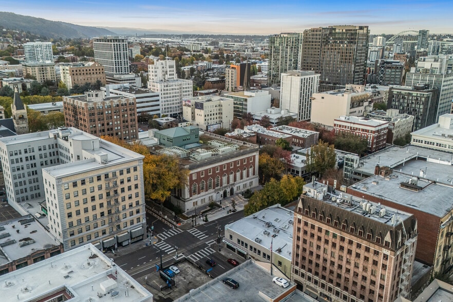 822-838 SW 10th Ave, Portland, OR for sale - Building Photo - Image 3 of 10