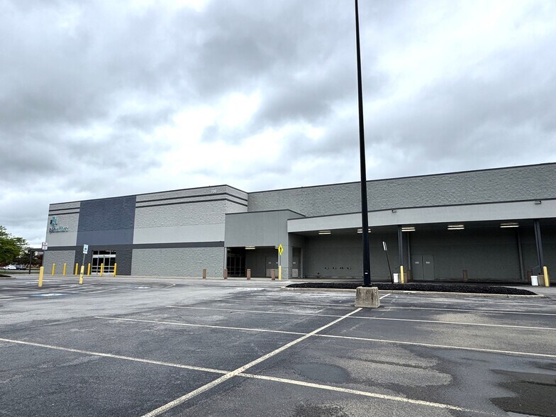 3780 W Ridge Rd, Rochester, NY à louer - Photo du bâtiment - Image 3 de 15