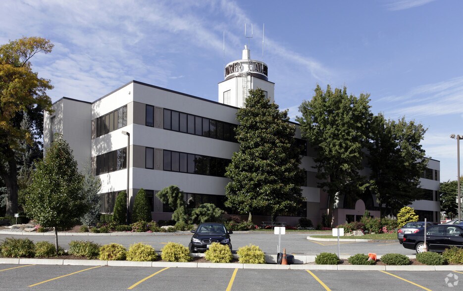 400 Reservoir Ave, Providence, RI à vendre - Photo du bâtiment - Image 3 de 16