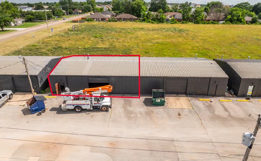 422 S 40th St, Springdale, AR for lease - Building Photo - Image 3 of 15