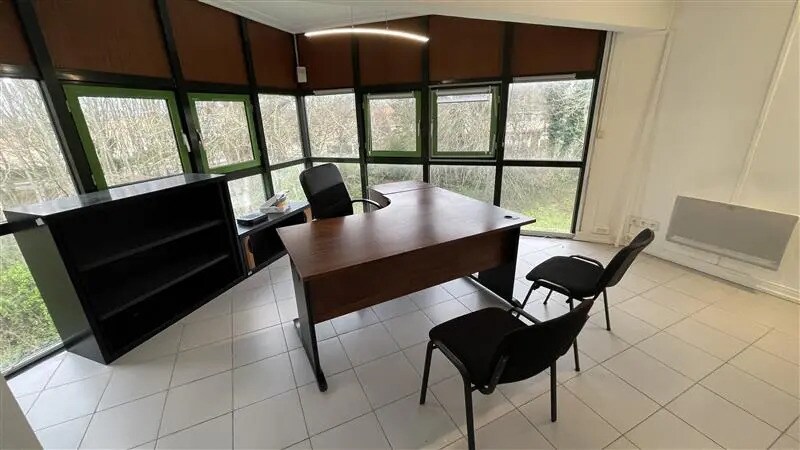 Bureau dans Lognes à louer Photo du bâtiment- Image 1 de 10
