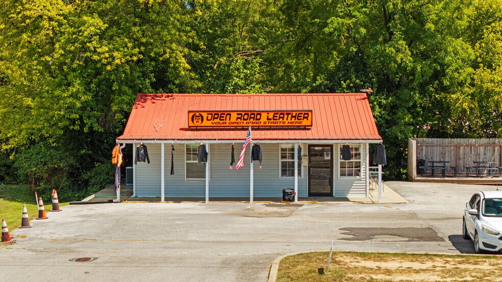 1108 Main St, Munfordville, KY for sale - Primary Photo - Image 1 of 15