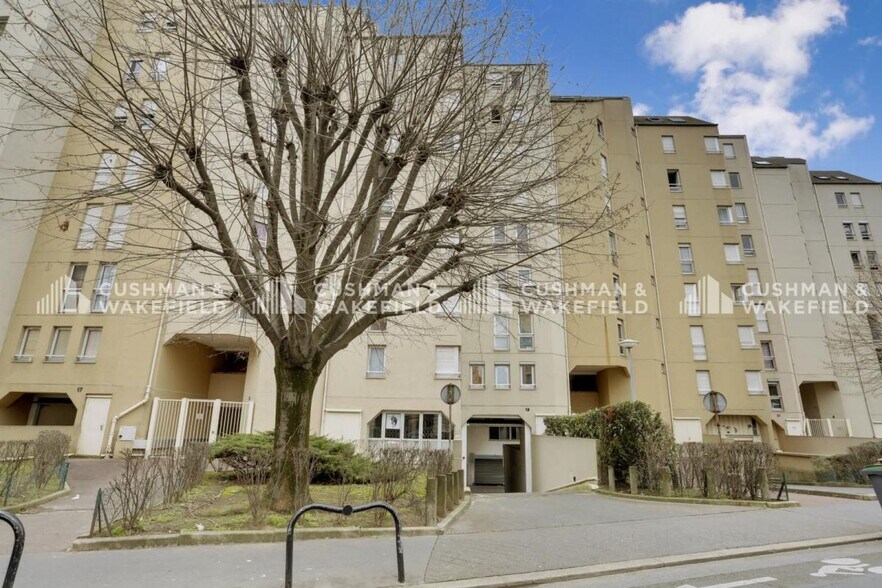 23 Rue Pierre Curie, Courbevoie à louer - Photo du bâtiment - Image 2 de 5