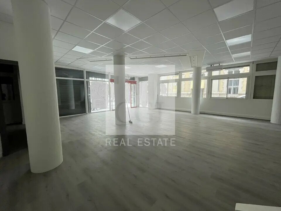 Office in Grenoble for lease Interior Photo- Image 1 of 5