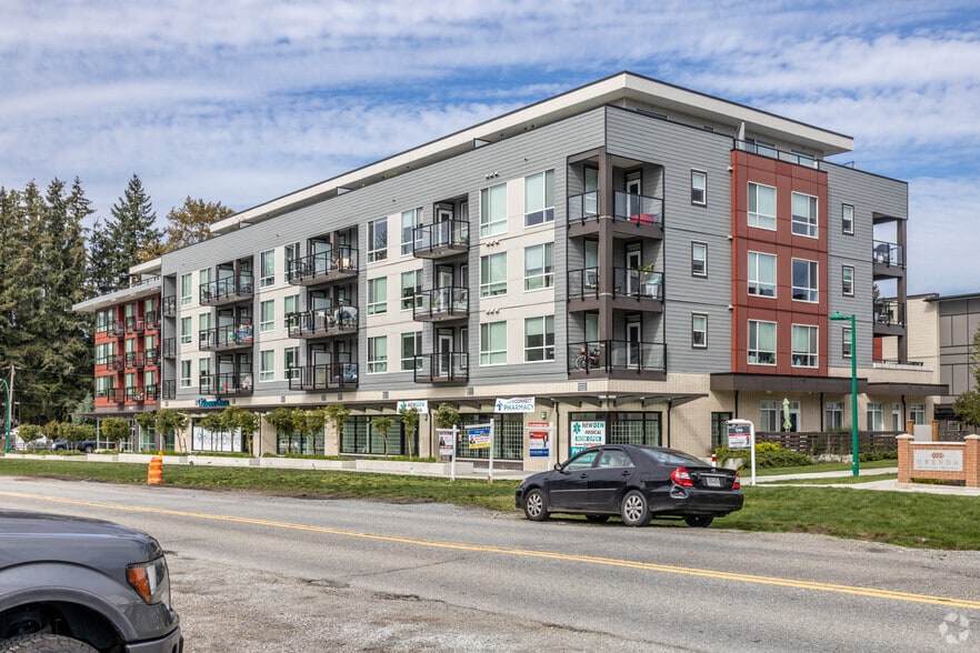 18811 72 Ave, Surrey, BC à vendre - Photo du bâtiment - Image 2 de 3