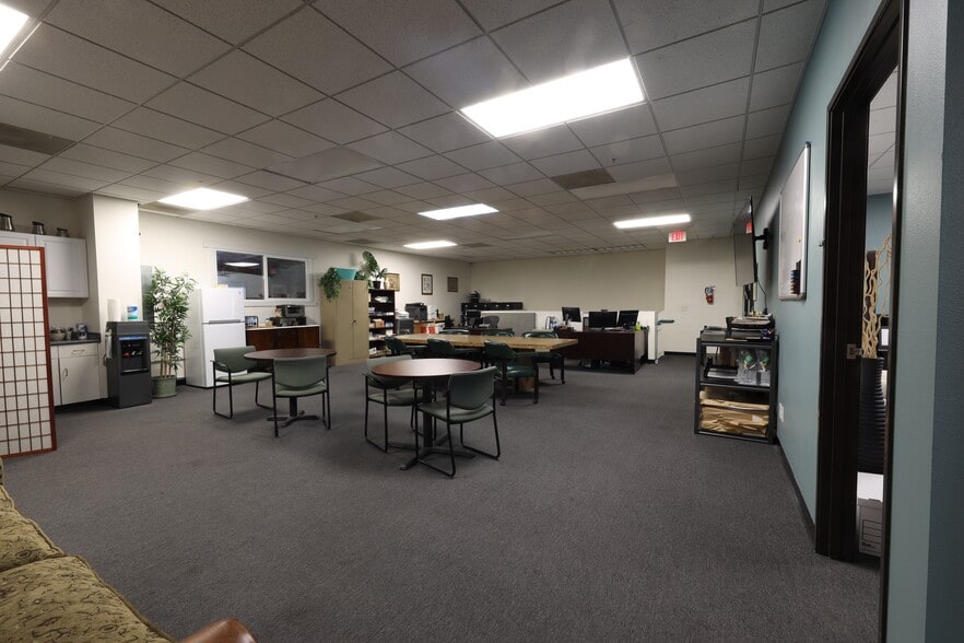 28486 Westinghouse Pl, Valencia, CA for lease - Interior Photo - Image 3 of 9