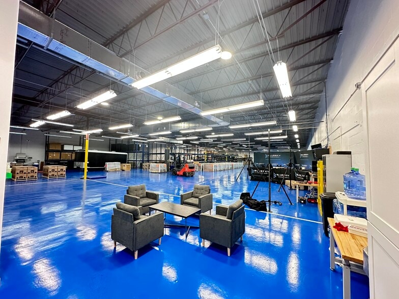 700 Magnolia Dr, Clearwater, FL for lease - Building Photo - Image 3 of 9