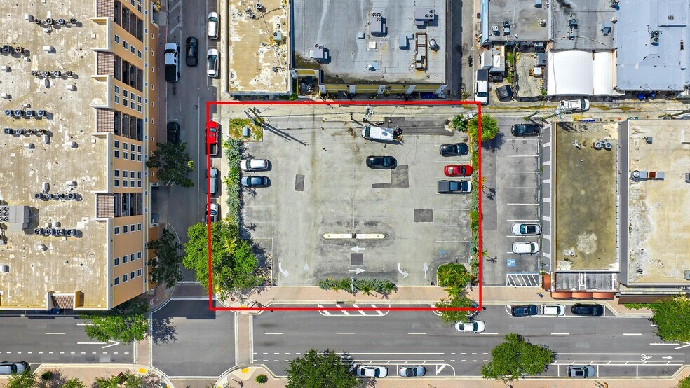 601-605 Lucerne Ave, Lake Worth, FL à vendre - Photo du bâtiment - Image 1 de 12