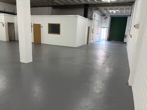 42 Bone Ln, Newbury for lease Interior Photo- Image 2 of 7