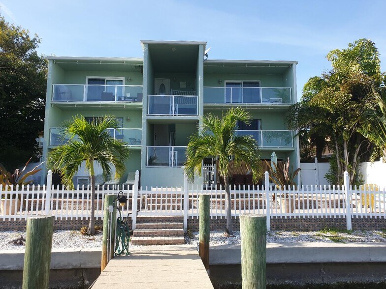 125 110th Ave, Treasure Island, FL for sale - Building Photo - Image 1 of 51