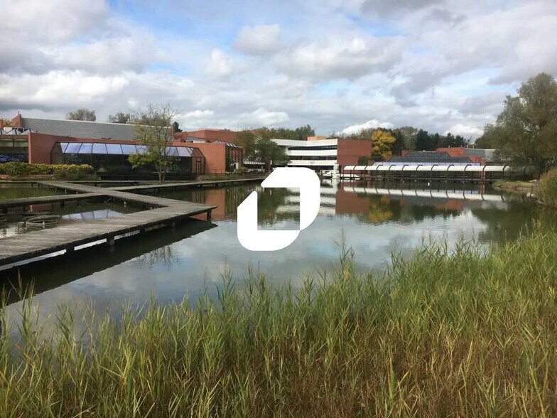 Office in Cergy for lease - Building Photo - Image 1 of 28