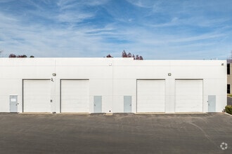 25809 Business Center Dr, Redlands, CA à louer Photo du bâtiment- Image 2 de 6