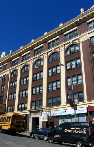 Plus de détails pour 25 Hyatt St, Staten Island, NY - Bureau, Commerce de détail à louer