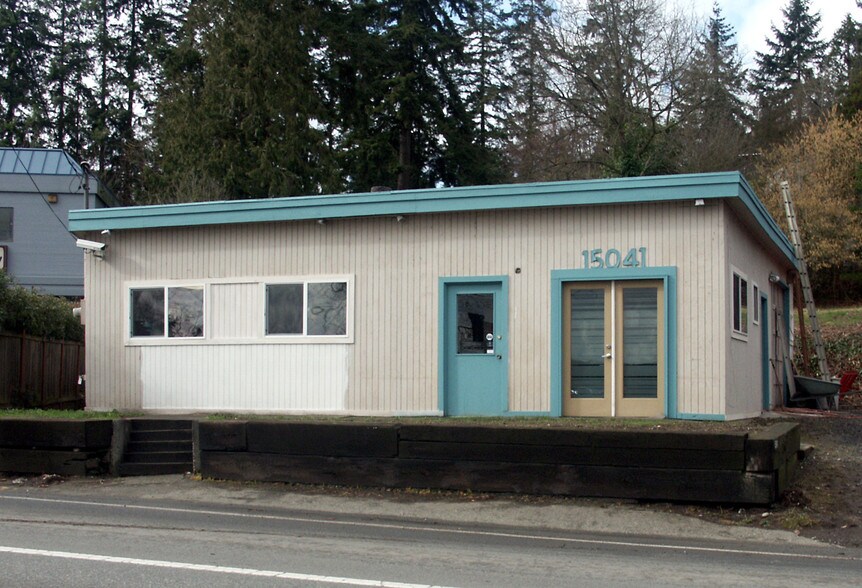 15041 Bothell Way NE, Lake Forest Park, WA à louer - Photo du bâtiment - Image 2 de 4
