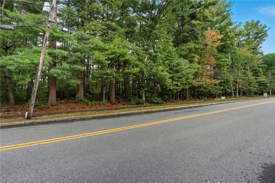 49 Jefferson Dr, Coventry, RI for sale - Aerial - Image 2 of 13