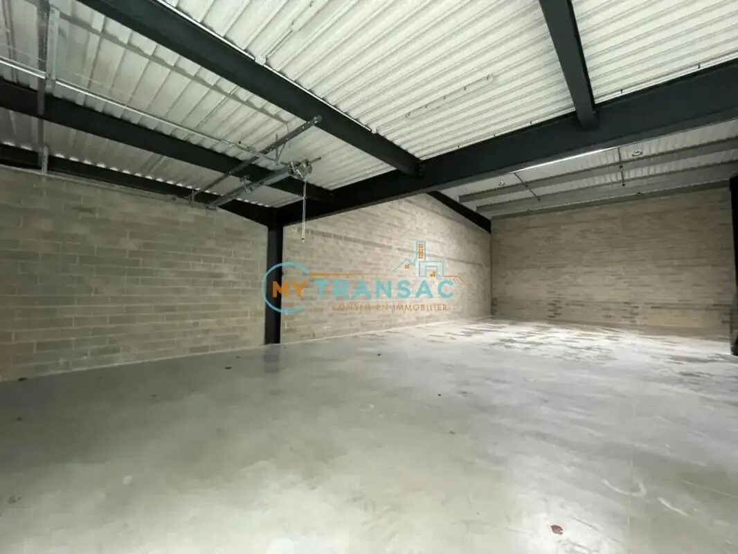 Flex in Bondoufle for lease Interior Photo- Image 1 of 12