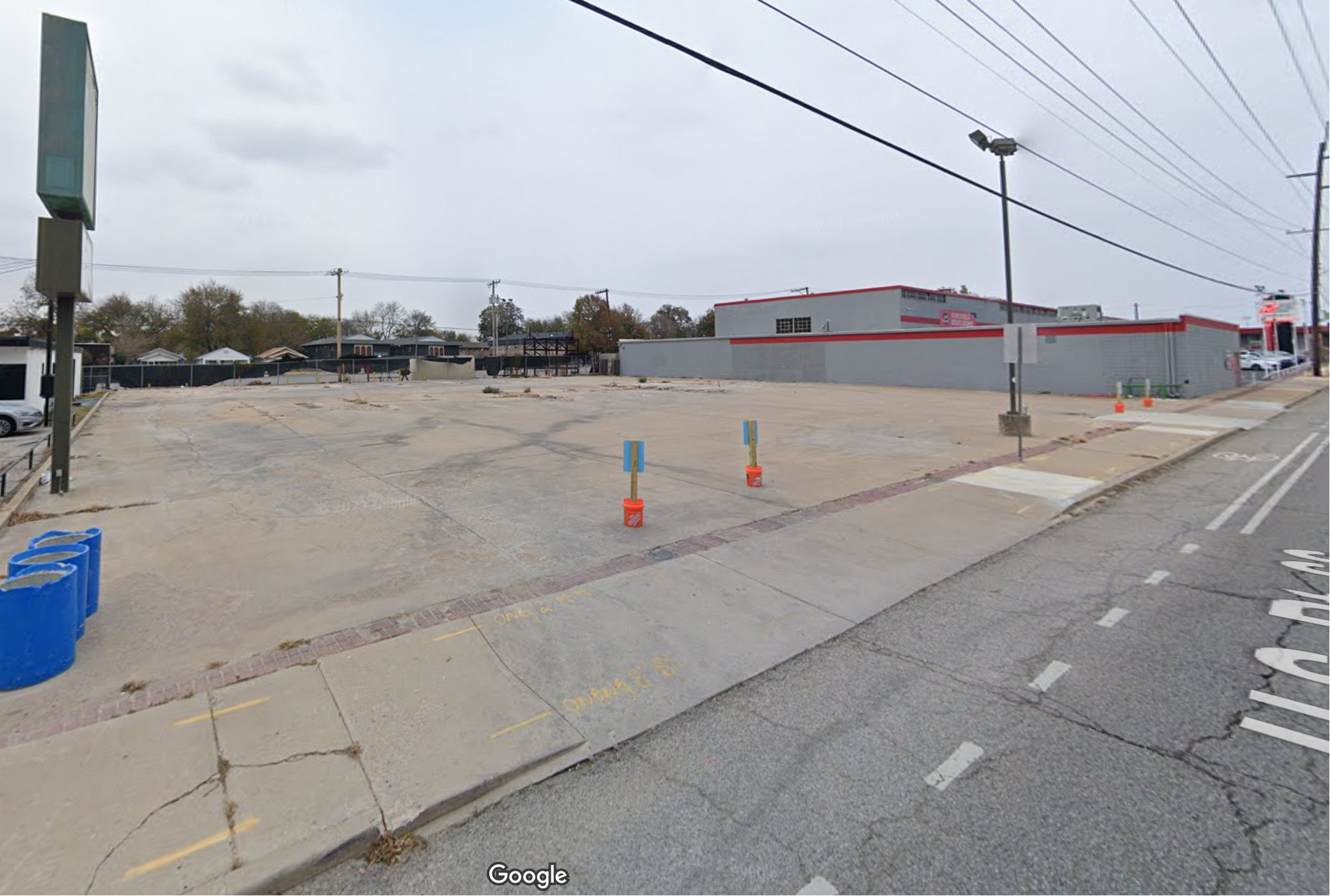 2515 E 11th St, Tulsa, OK à vendre Photo du bâtiment- Image 1 de 8