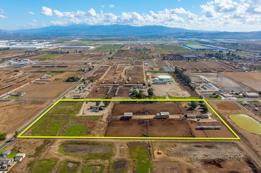 7520 Schaefer Ave, Ontario, CA à vendre - Aérien - Image 2 de 4