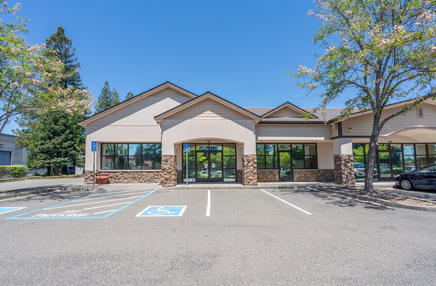 810 Denbeste Ct, Windsor, CA à louer - Photo du bâtiment - Image 2 de 32