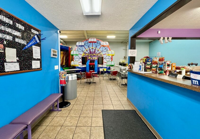 2509 S 1st St, Terre Haute, IN for sale - Building Photo - Image 2 of 41